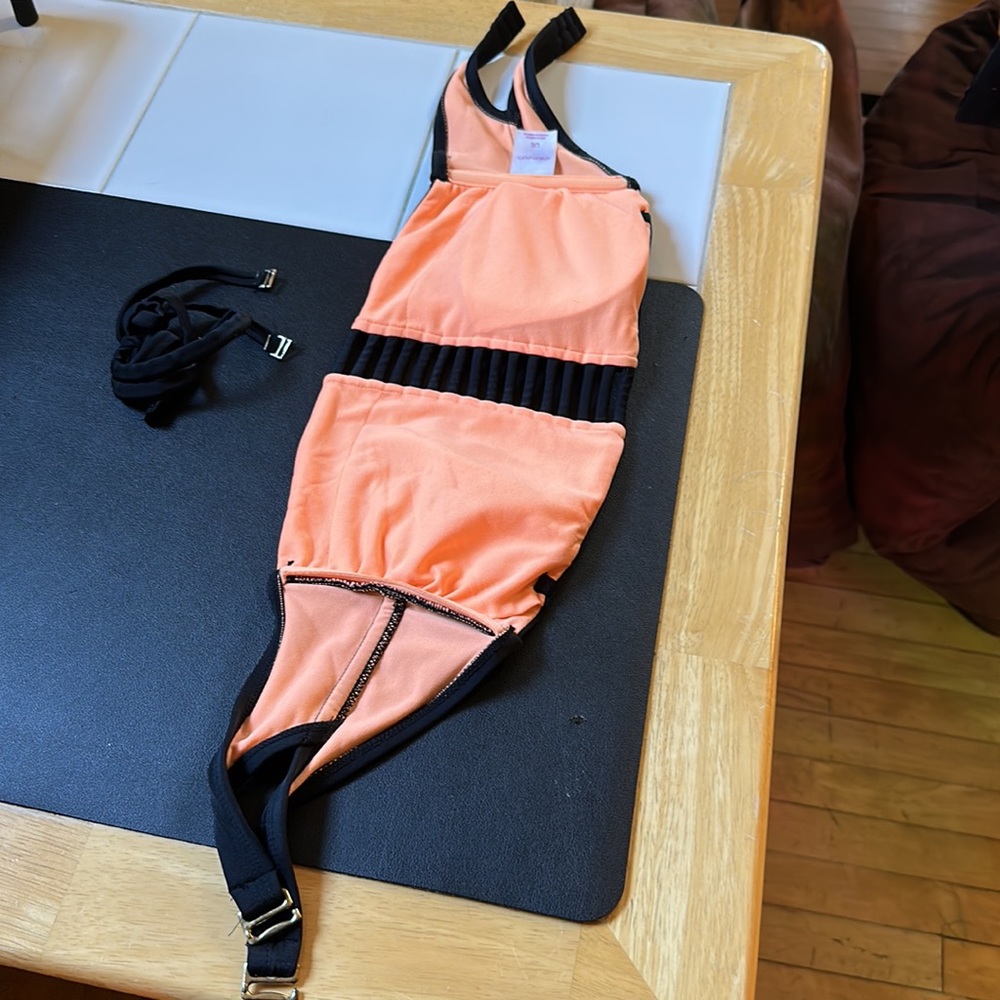 Swim top - Picture 2 of 3
